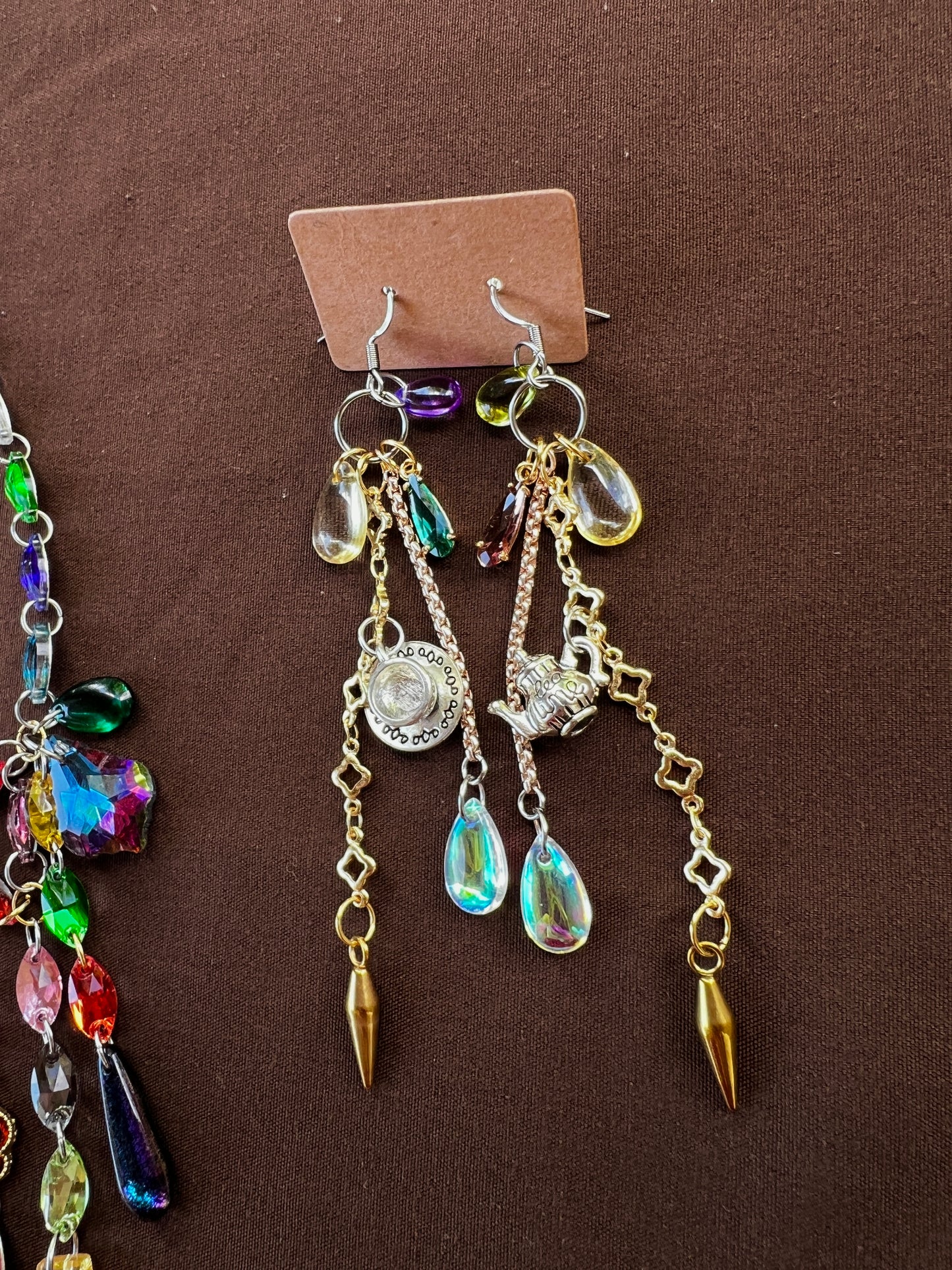 Mad as a Hatter - Fantasy Chain + Earrings