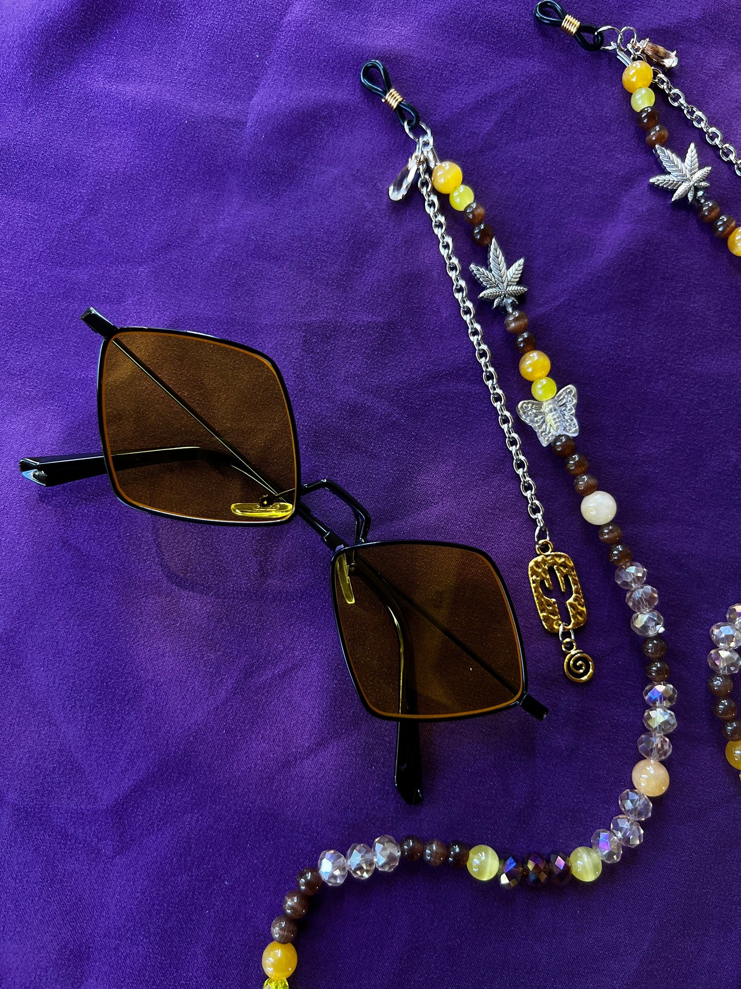 Sun Bath - Sunglasses + Chain Set